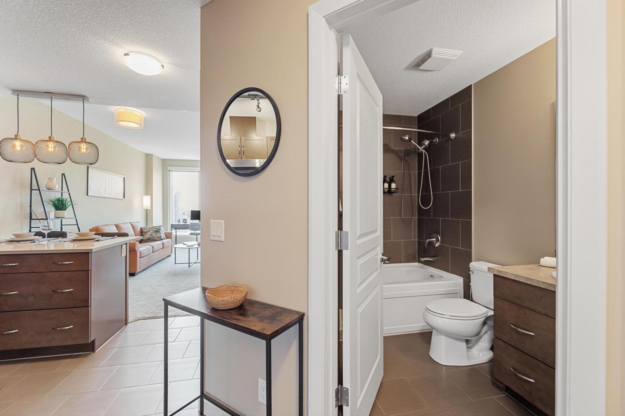 Heart Of Downtown Calgary Spacious Luxury Condo With Stunning Views And Premium Amenities المظهر الخارجي الصورة
