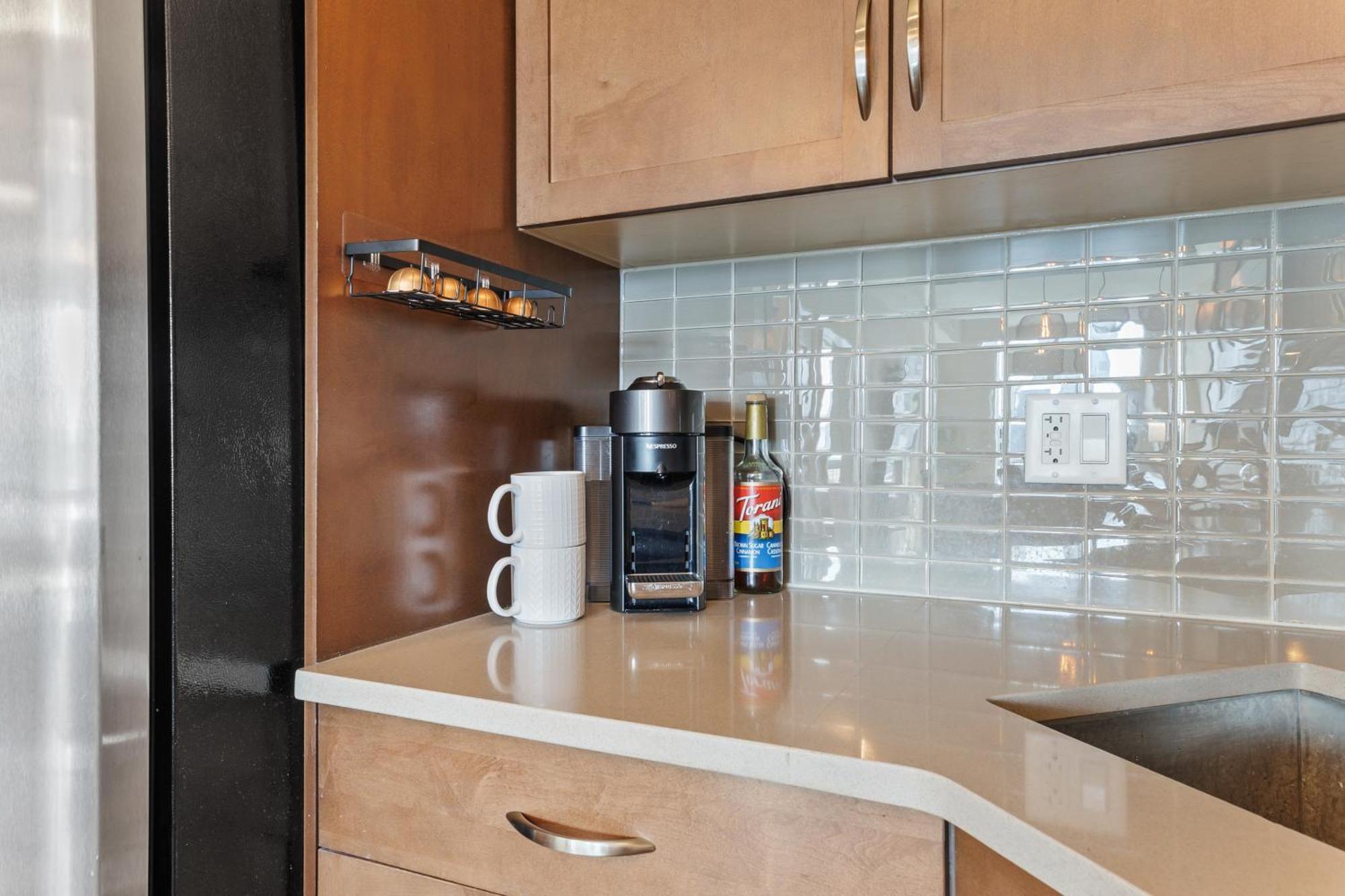 Heart Of Downtown Calgary Spacious Luxury Condo With Stunning Views And Premium Amenities المظهر الخارجي الصورة